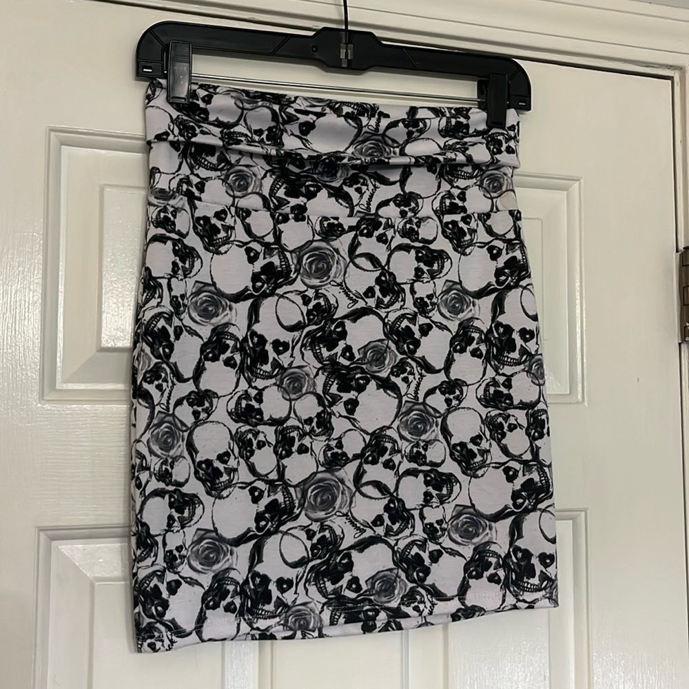 Hot Topic mini skirt!